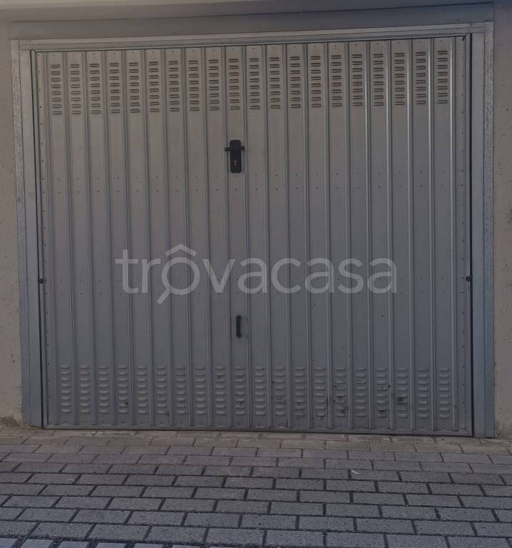 Garage in affitto a Parma via Stanislao Cannizzaro, 5