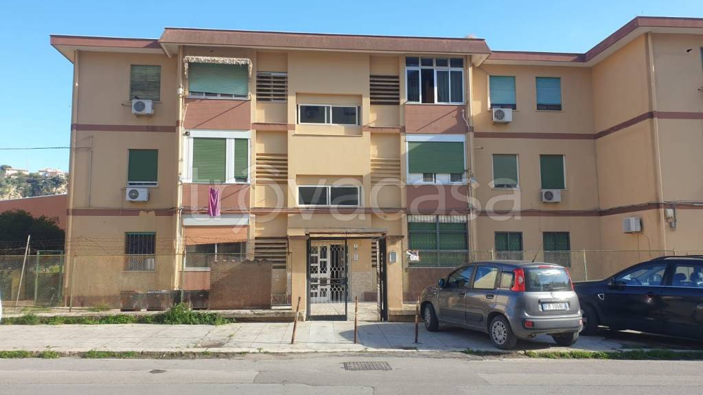 Appartamento in vendita a Palermo via Assoro, 17