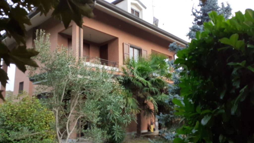 Villa in vendita a San Giuliano Milanese via Trieste, 63