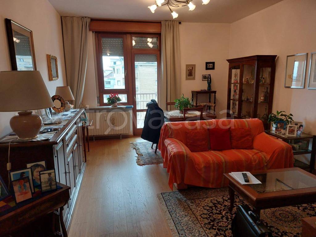 Appartamento in vendita a Torino via Francesco De Sanctis, 91