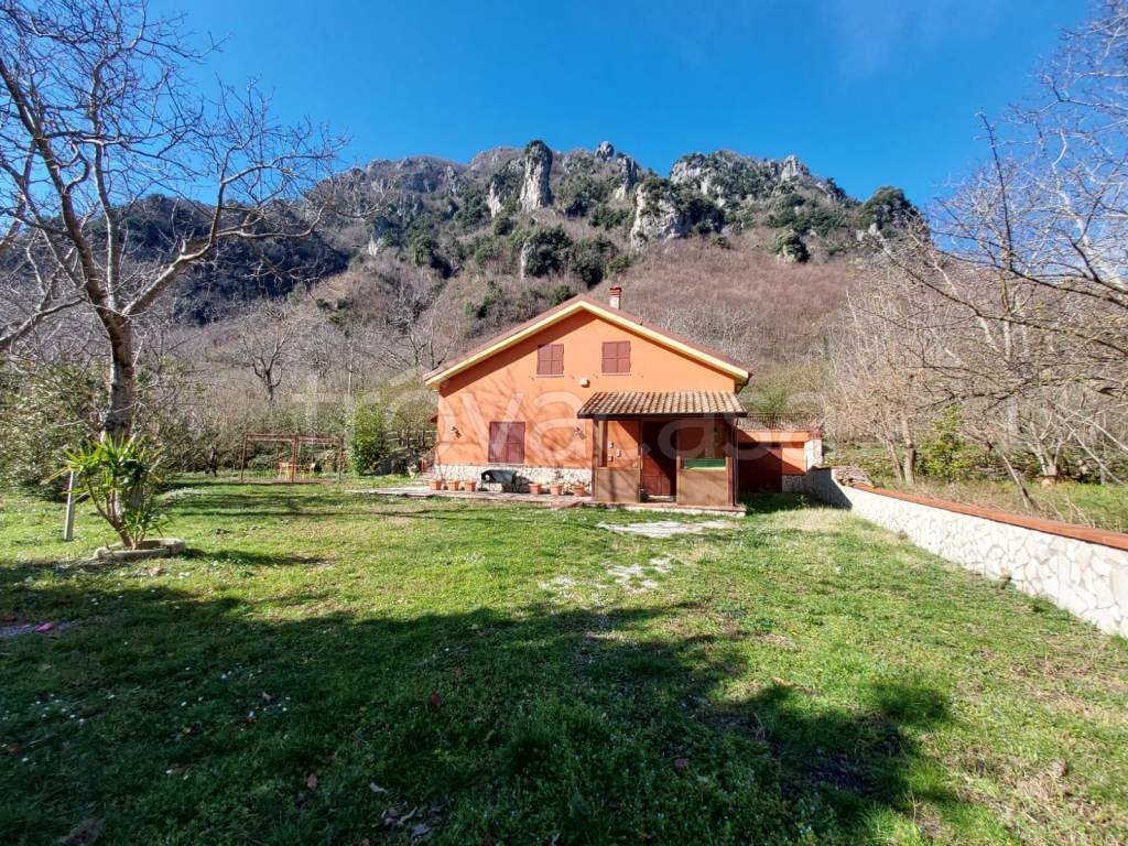 Villa in vendita a Giffoni Valle Piana via Carbonara