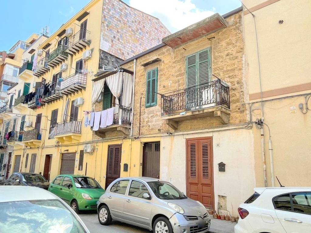Appartamento in vendita a Palermo via Giuseppe Crispi, 16