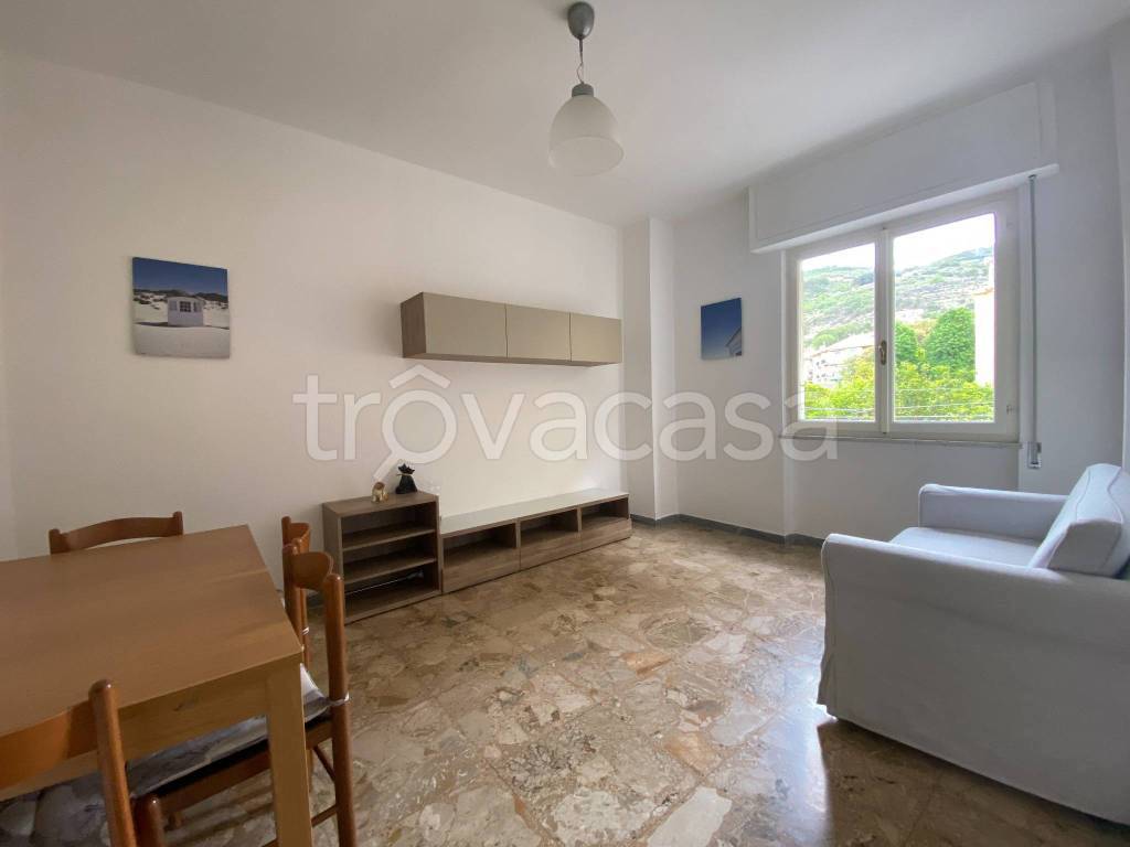 Appartamento in vendita a Finale Ligure via Varese