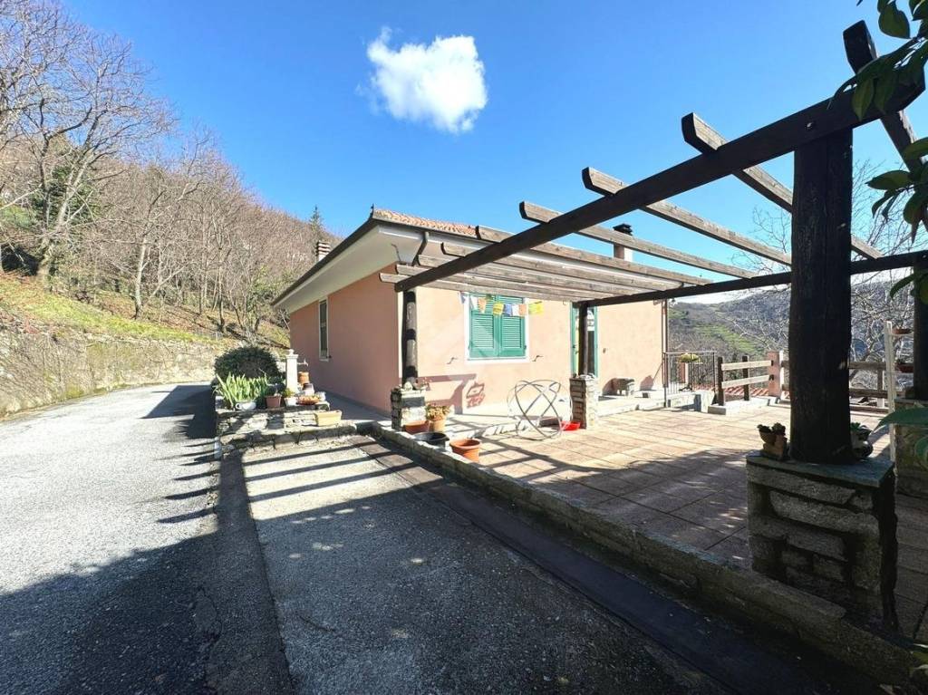 Villa in vendita a Serra Riccò via s. Martino, 32