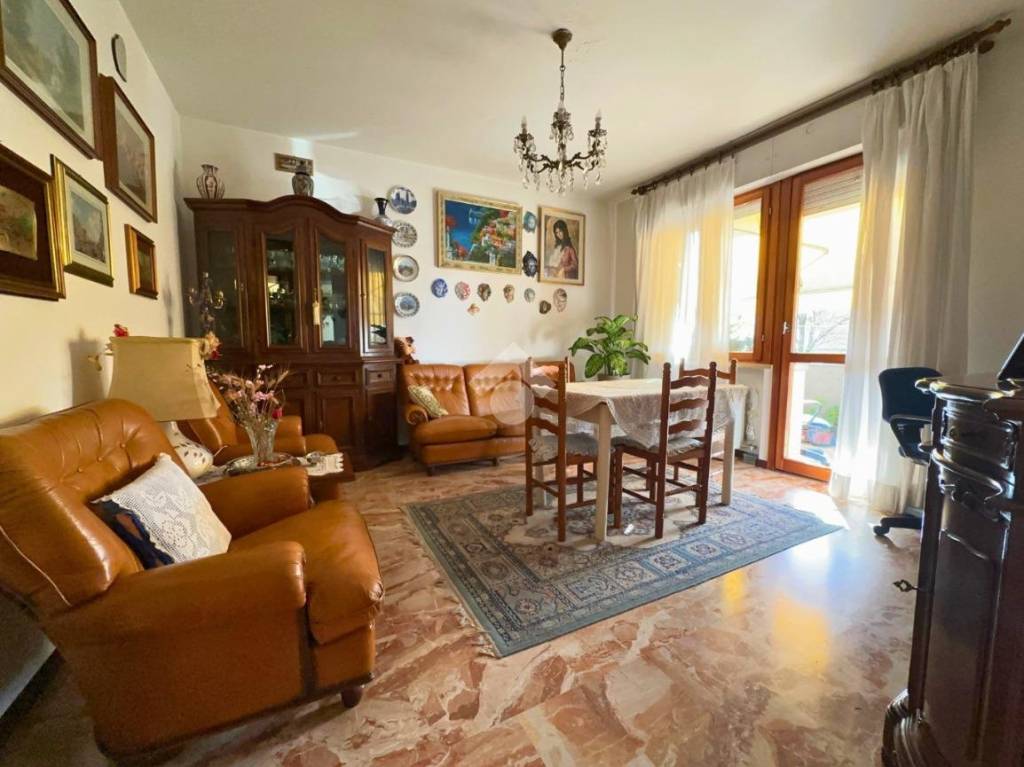 Appartamento in vendita a Quinto di Treviso via Giosuè Carducci, 4