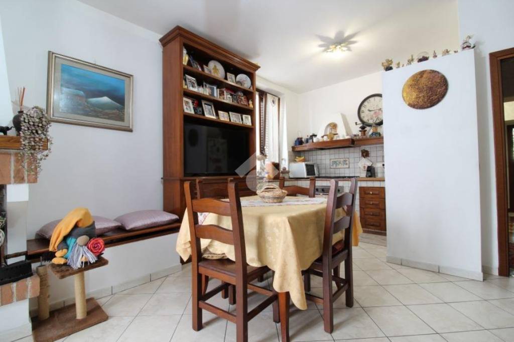 Appartamento in vendita a Monterotondo via Monghio, 1