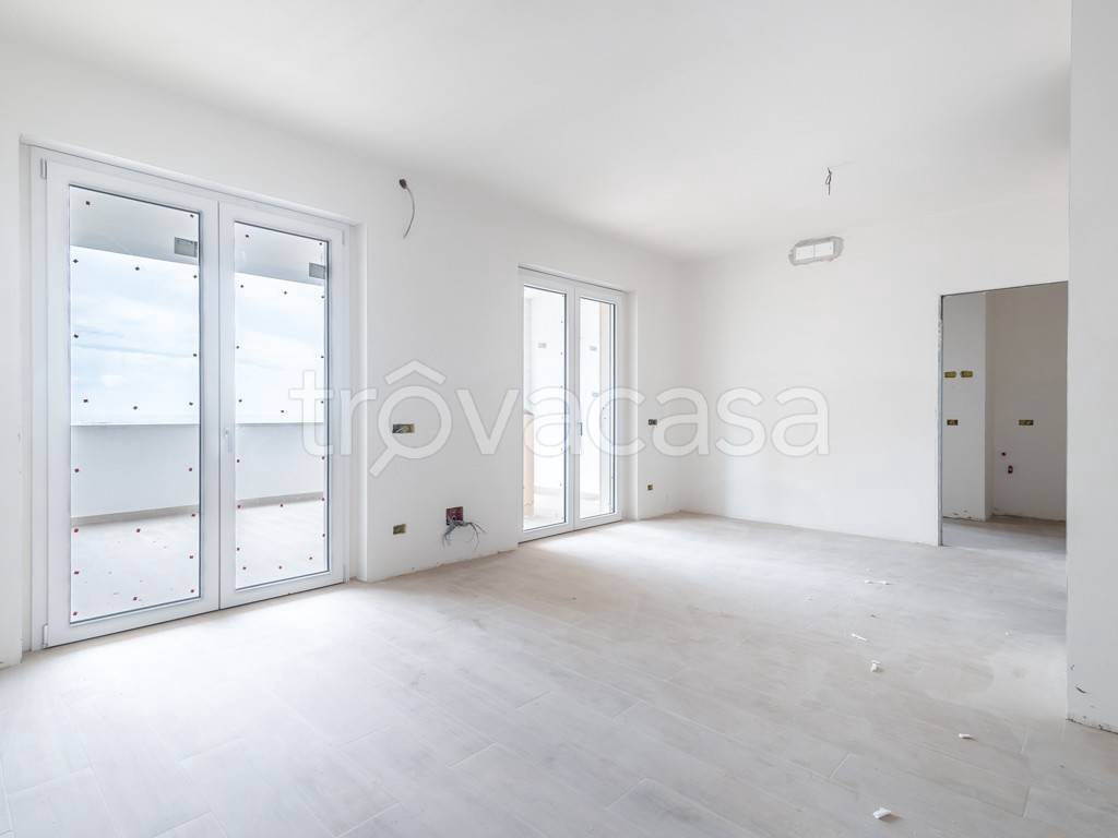 Appartamento in vendita a Viterbo via Franco Rasetti, 2