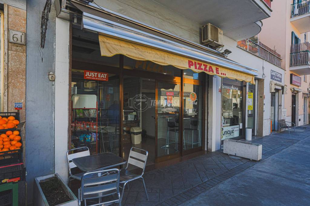 Pizzeria in vendita a Roma via Cornelia