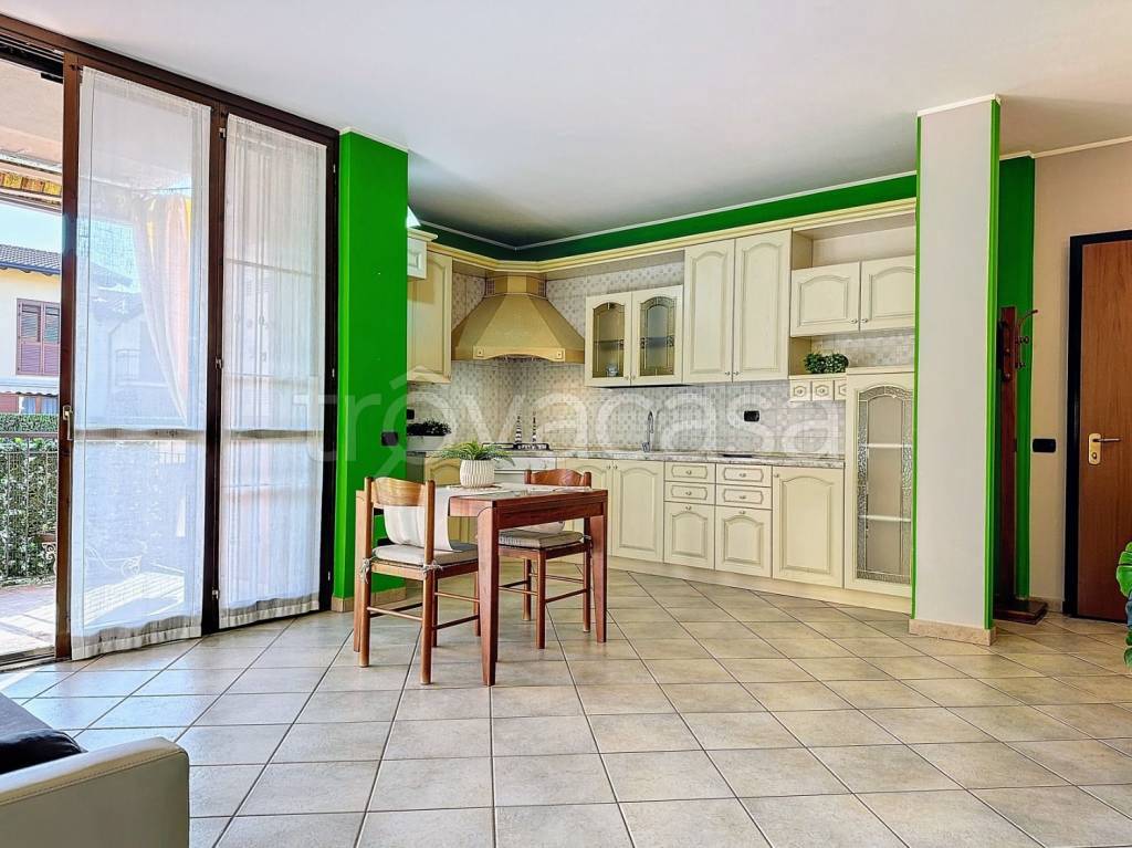 Appartamento in vendita a Venegono Inferiore via s. Michele, 28
