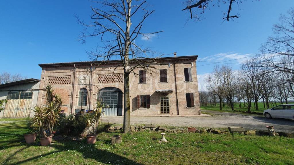 Villa in vendita a San Possidonio strada provinciale