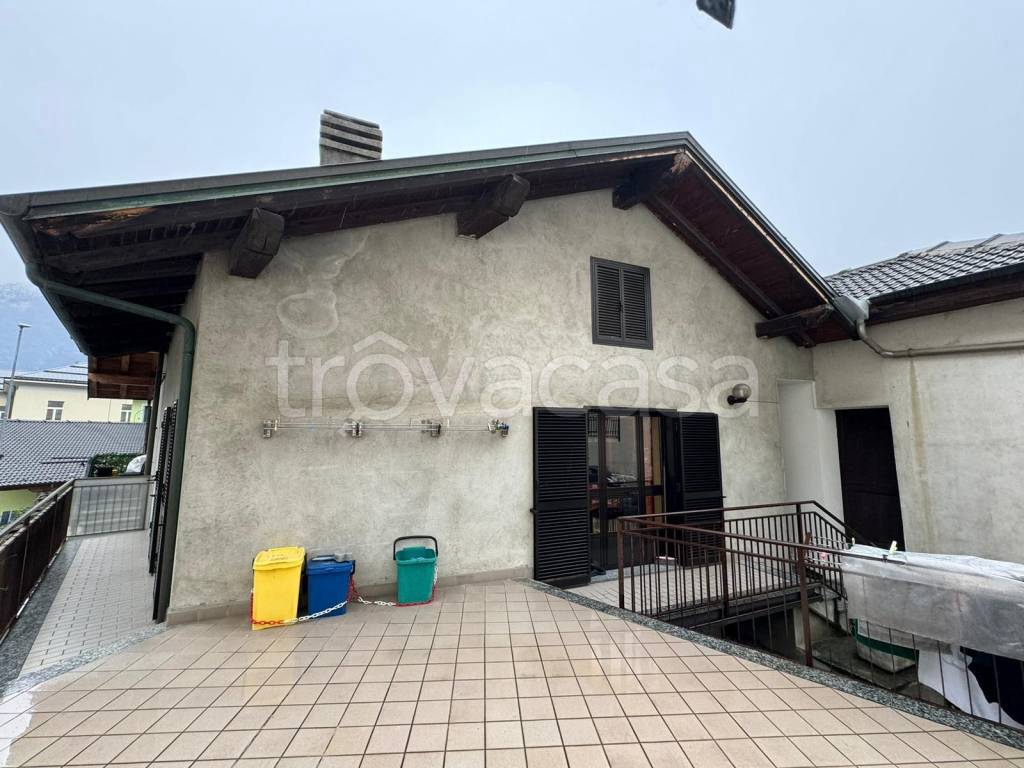 Casa Indipendente in vendita a Verrès via Duca d'Aosta, 24