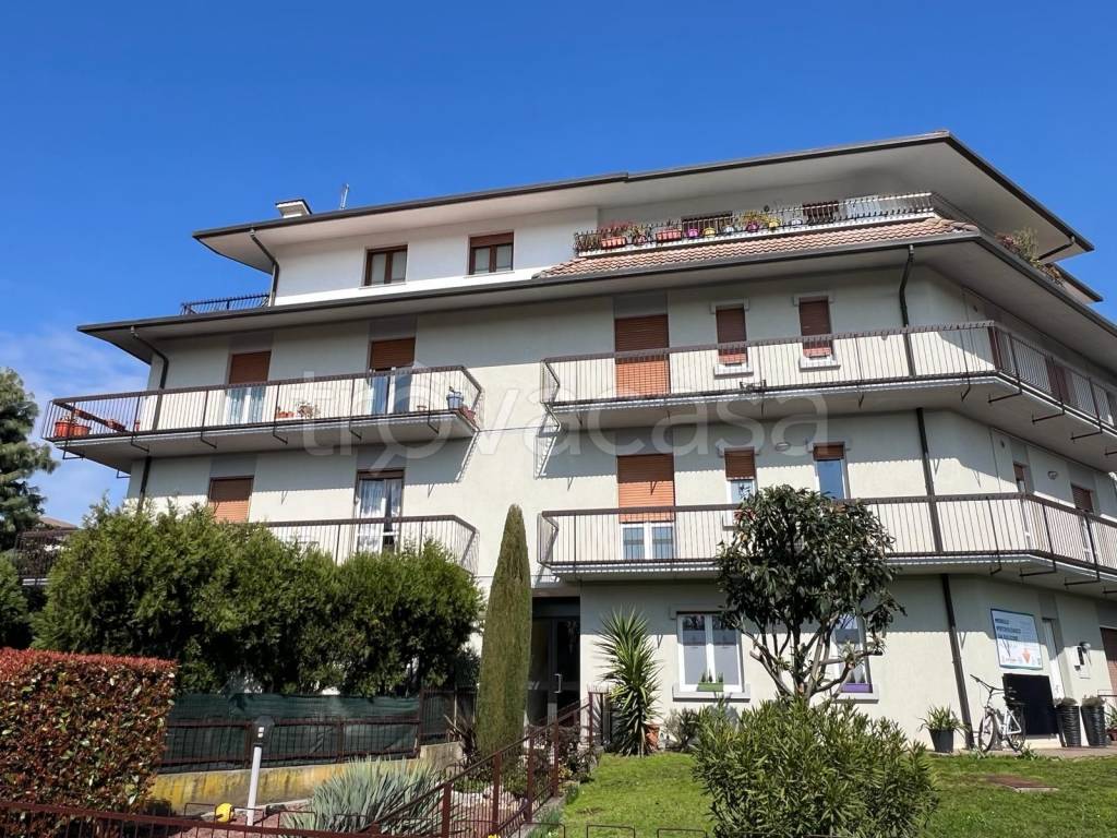 Appartamento in vendita a Brusaporto via Vittorio Tognoli, 1