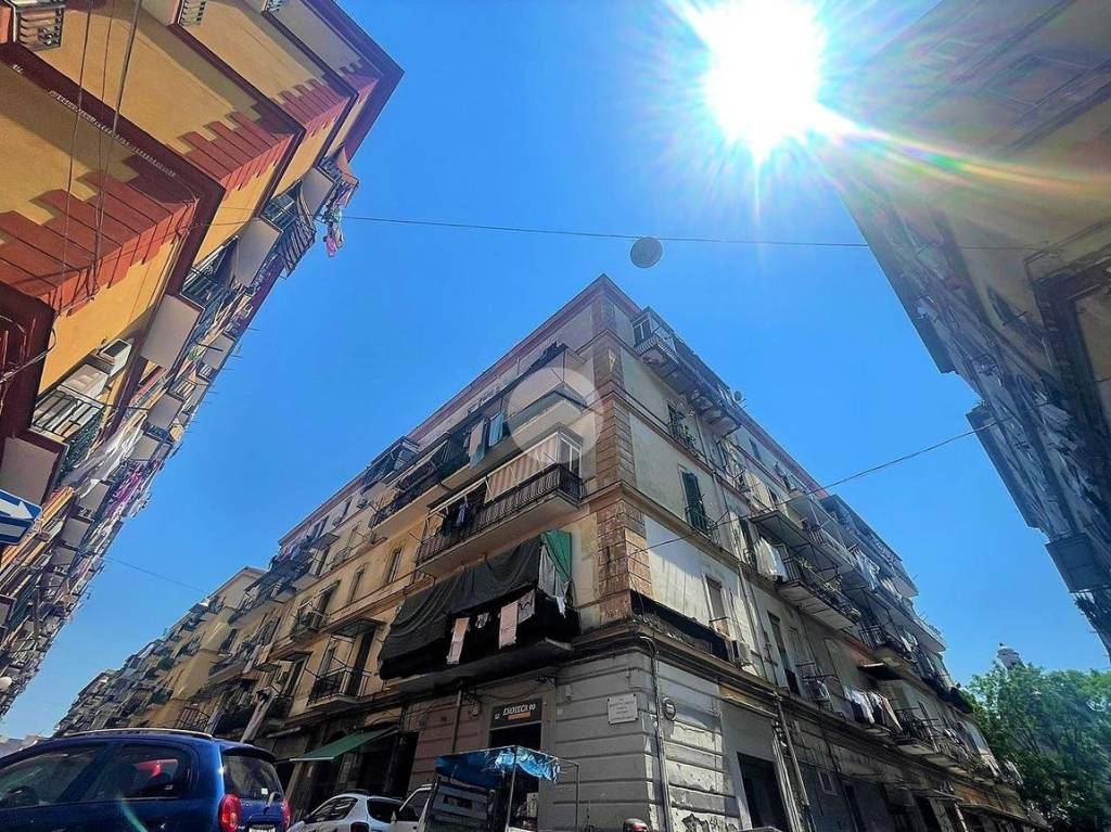 Appartamento in vendita a Napoli via Benedetto Cairoli, 43