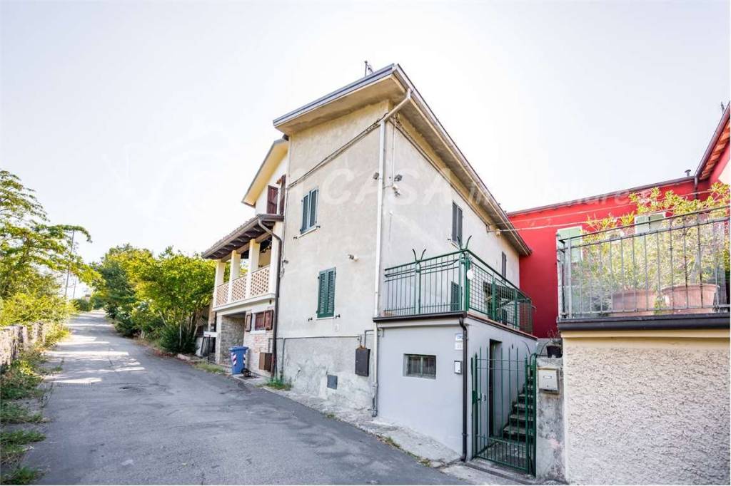 Casa Indipendente in vendita a Collecchio