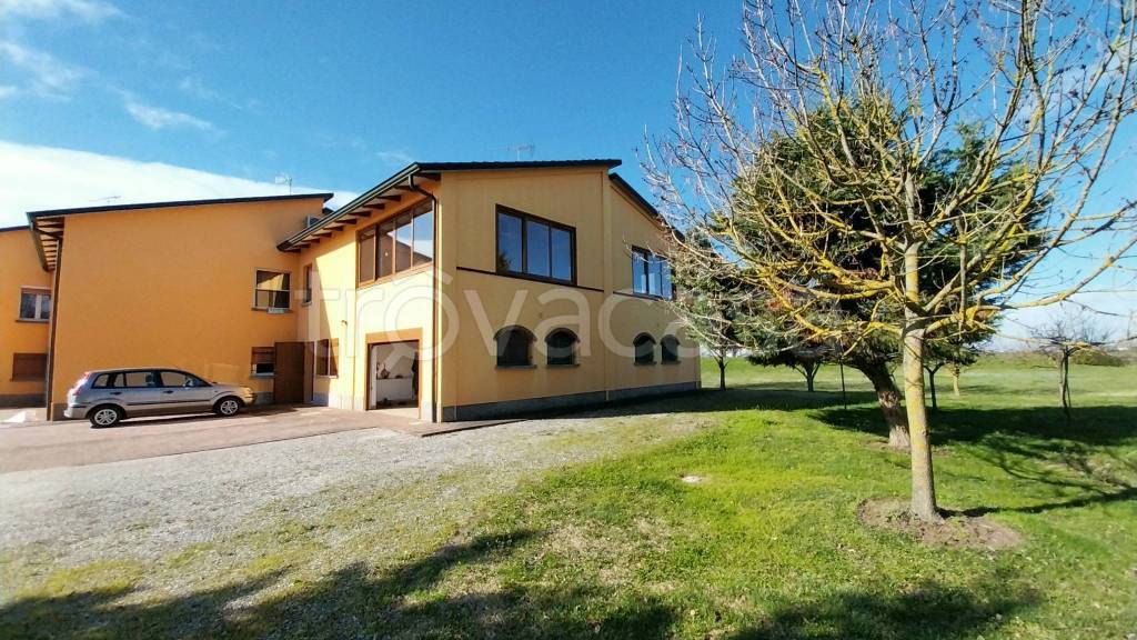 Villa Bifamiliare in vendita a Calderara di Reno via Valli