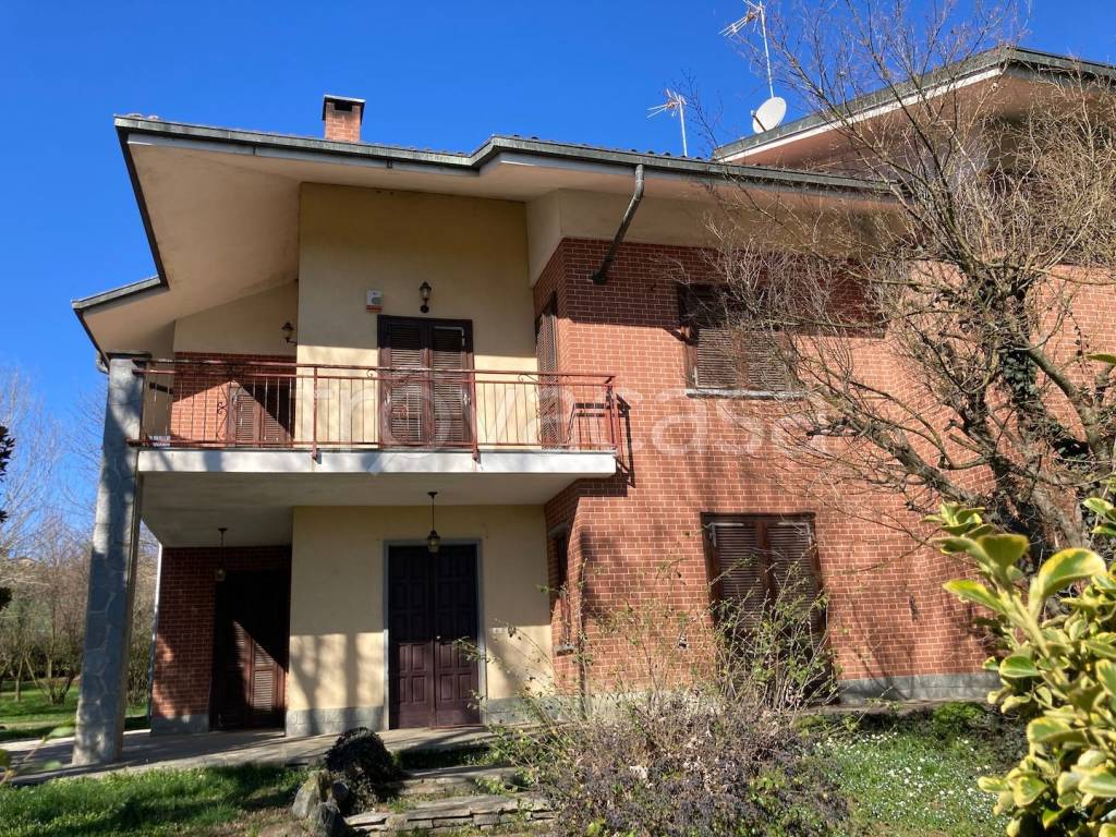 Villa Bifamiliare in vendita a Chieri strada Airali, 4