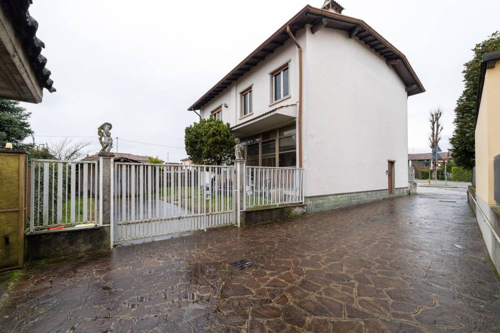 Villa in vendita a Treviglio via Cagnola, 3