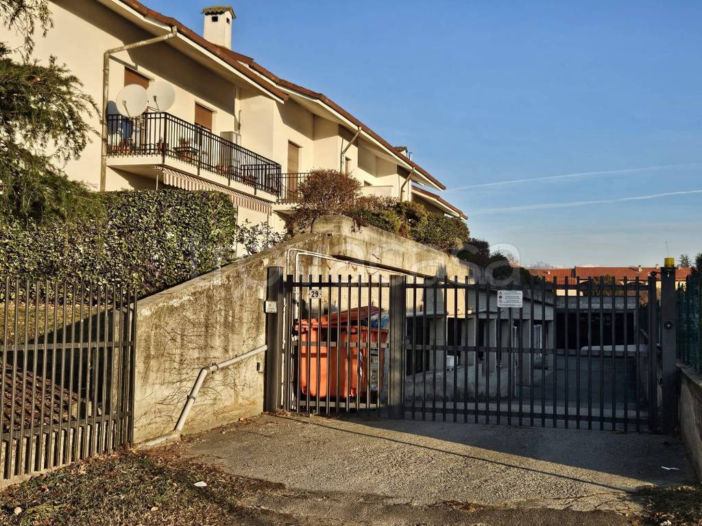 Garage in vendita a San Giorgio Canavese via Monsignor Antonio Sangiorgio, 57