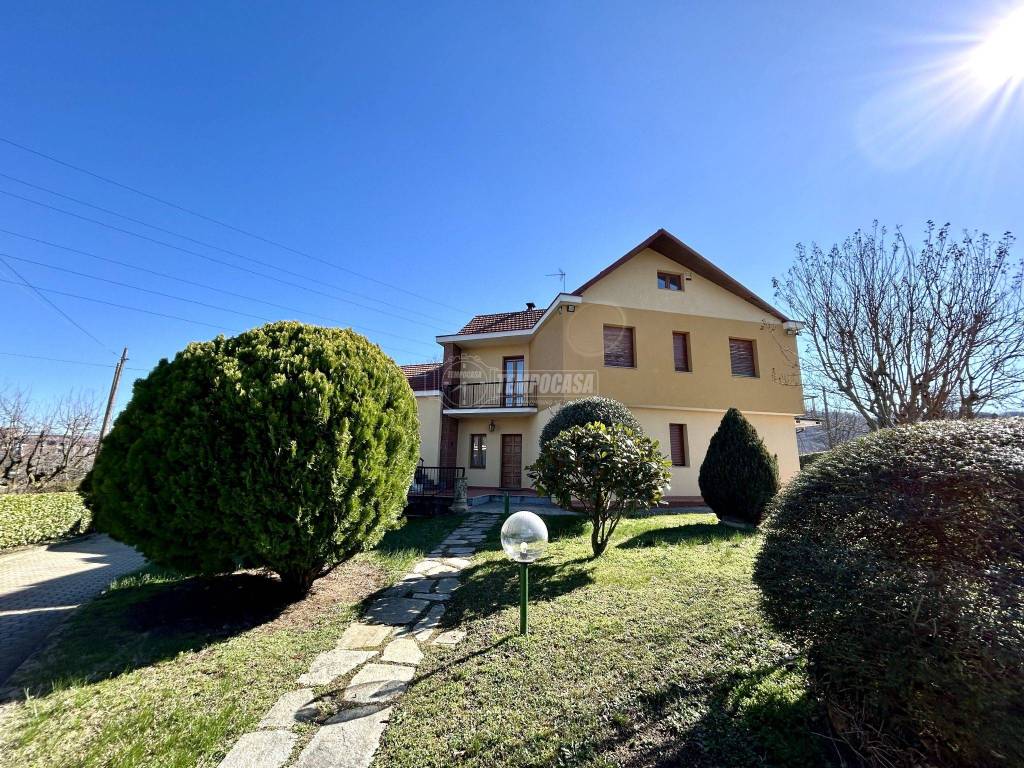 Villa Bifamiliare in vendita a Rivoli via brandizzo