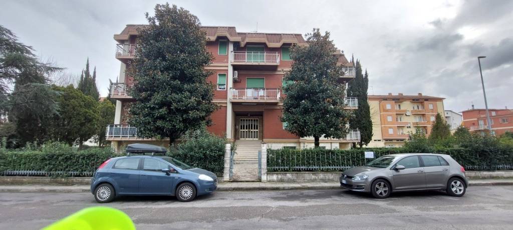 Appartamento in vendita a Chiaravalle via Urbino, 7