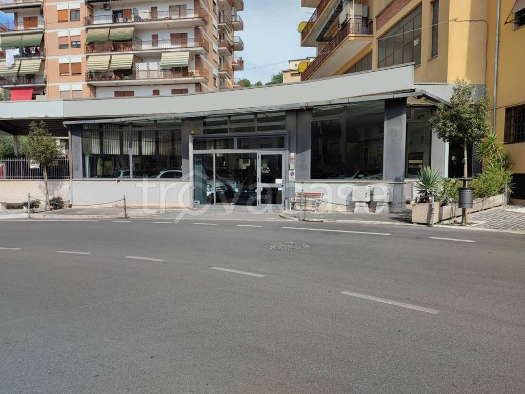 Magazzino in vendita a Ferentino via Casilina, 20
