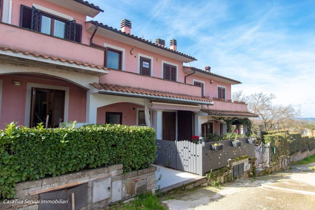 Villa a Schiera in vendita a Bomarzo via Pontone Lucia
