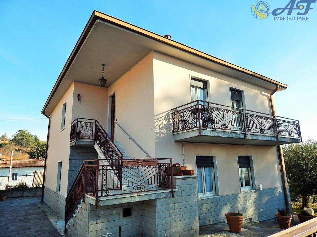 Villa in vendita a San Fermo della Battaglia via Giuseppe Verdi, 7