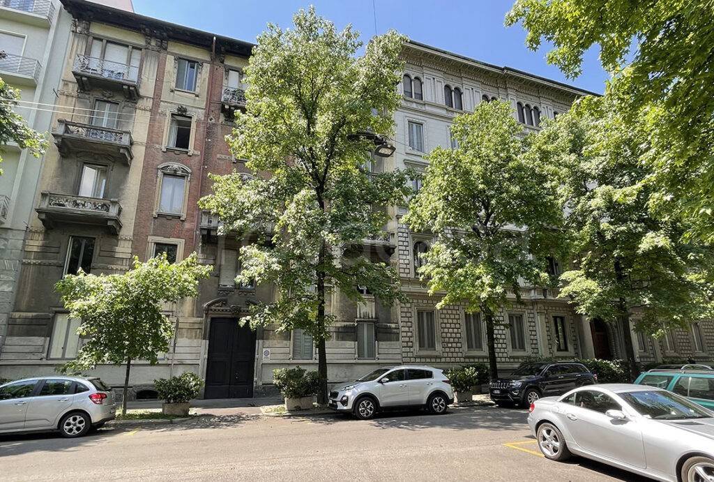 Appartamento in vendita a Milano via Alberto da Giussano