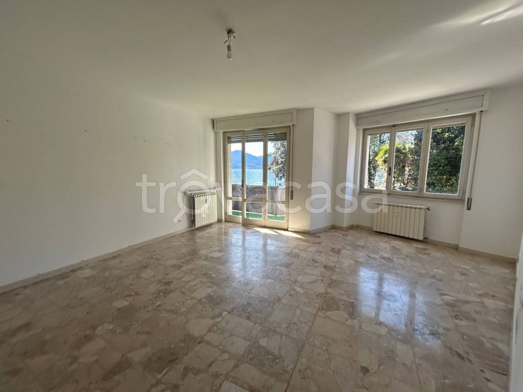 Appartamento in vendita a Maccagno con Pino e Veddasca via Giuseppe Garibaldi, 31