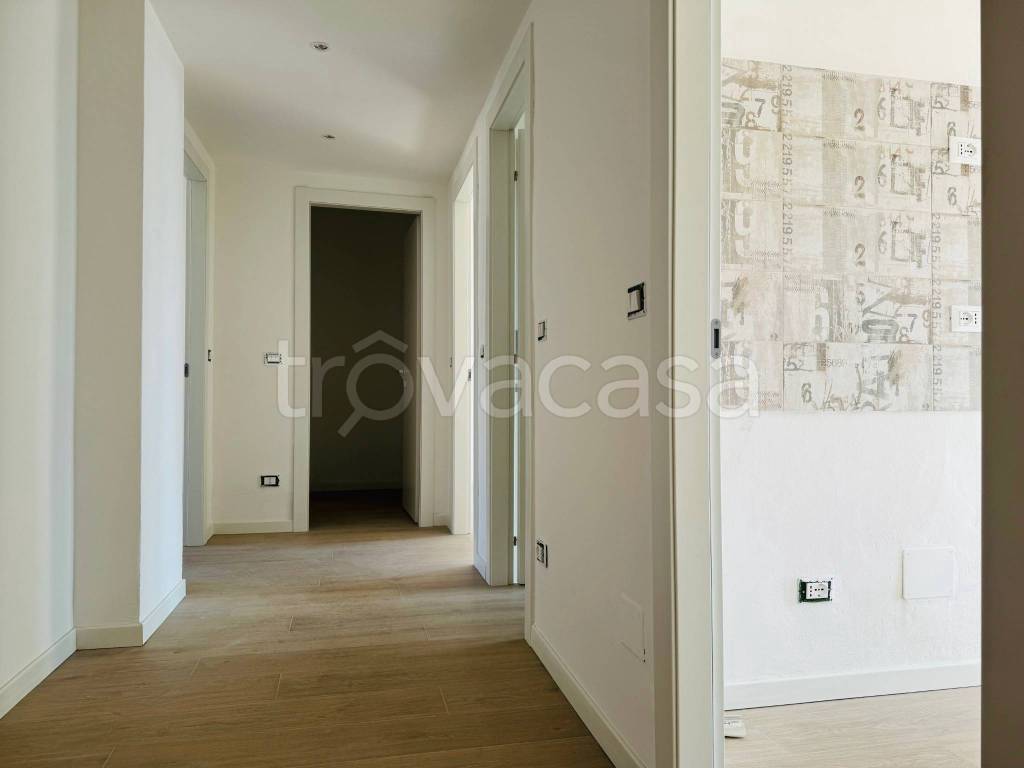 Appartamento in affitto a Milano via Principe Eugenio, 40