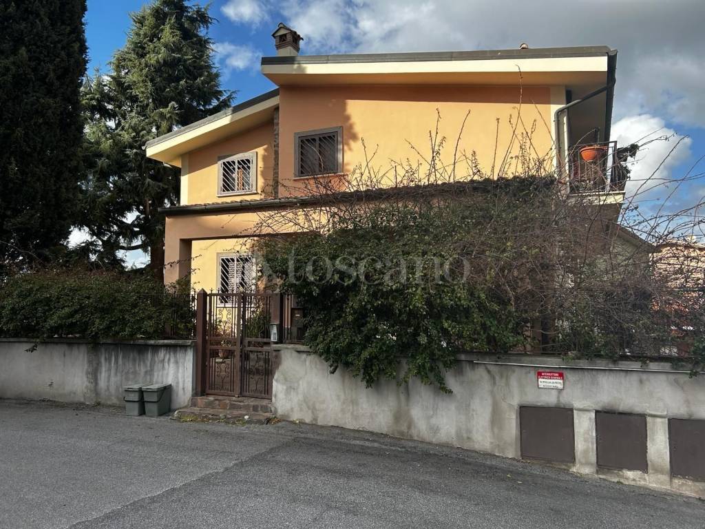 Appartamento in vendita a Roma via Alfredo Grandidier