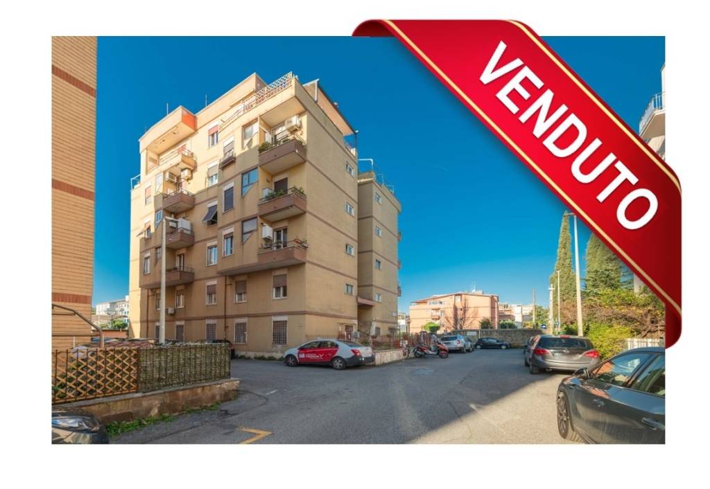 Appartamento in vendita a Roma via Ferrante Aporti