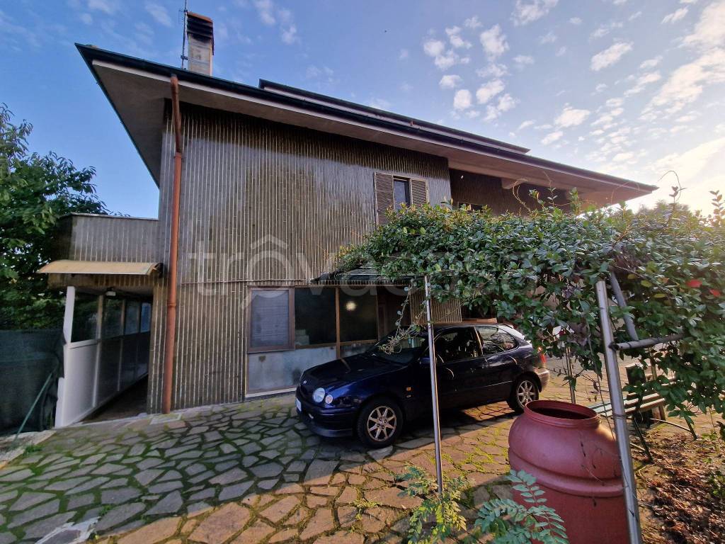 Villa in vendita a Vermezzo con Zelo via Alessandro Manzoni