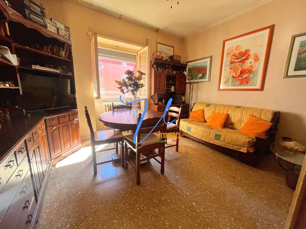 Appartamento in vendita a Roma via Ponzio Cominio