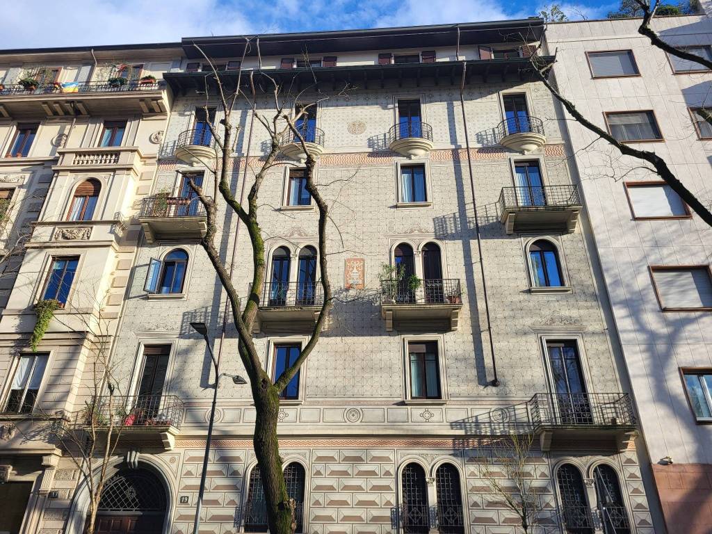 Appartamento in affitto a Milano via Andrea Massena, 19