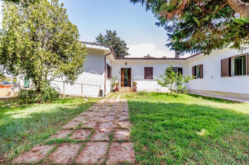 Villa in vendita a Fiumicino via Angelo Ricapito