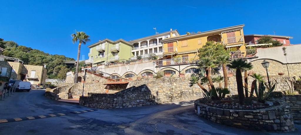 Appartamento in vendita a San Bartolomeo al Mare via Cesare Battisti