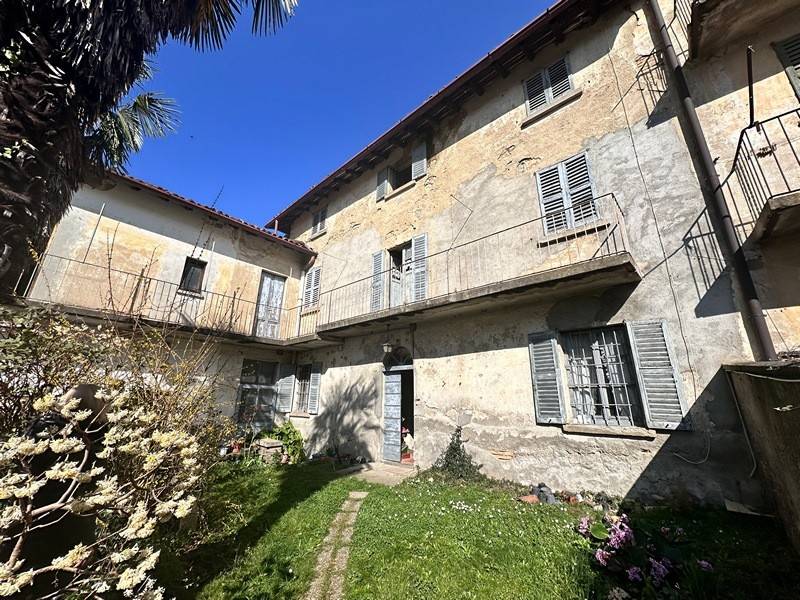 Casa Indipendente in vendita a Olgiate Comasco via Giosuè Carducci