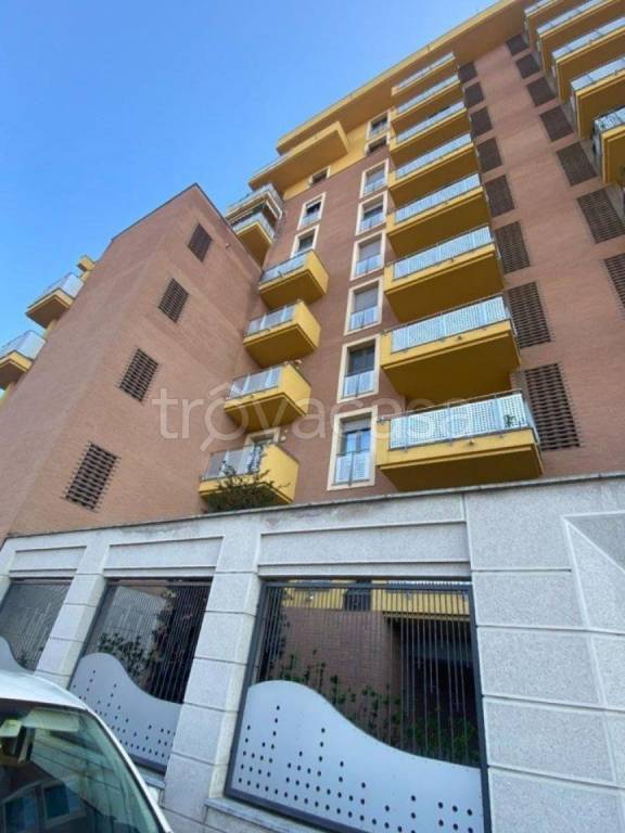 Appartamento in vendita a Milano via Carlo Bertolazzi, 6