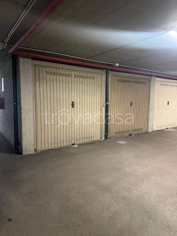 Garage in vendita a Torino via Montanaro, 60