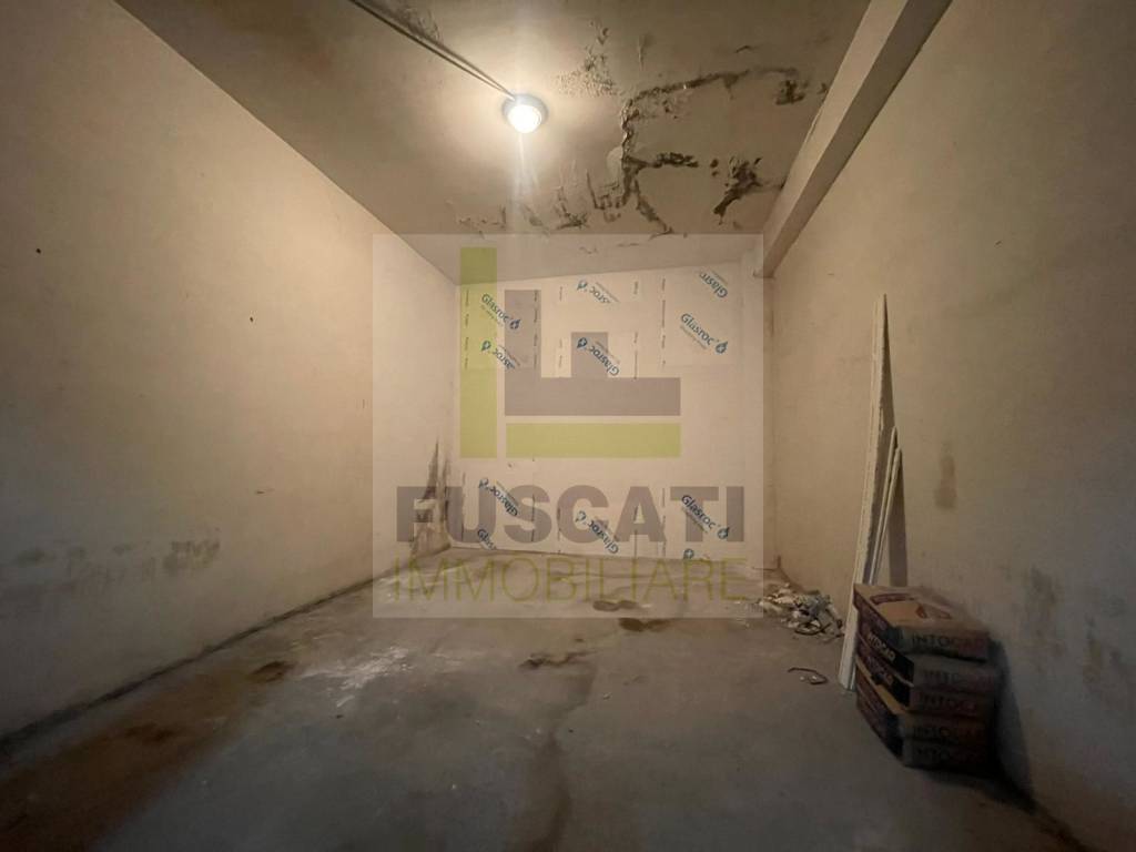 Garage in affitto a Mugnano di Napoli via Cesare Pavese