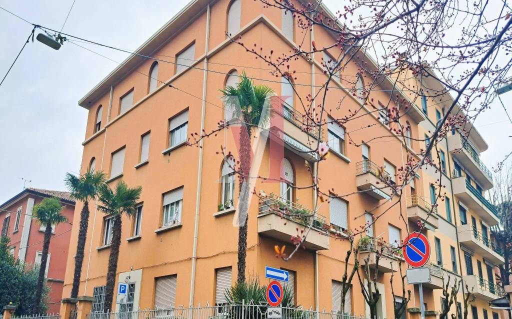 Appartamento in vendita a Bologna via Vittorio Veneto