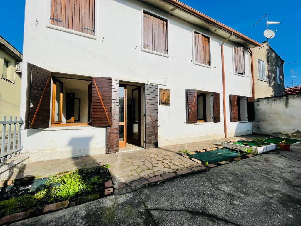 Appartamento in vendita a Villa Bartolomea corso Arnaldo Fraccaroli, 139