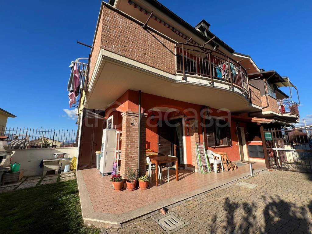 Villa a Schiera in vendita a Mentana via Santa Croce , 47