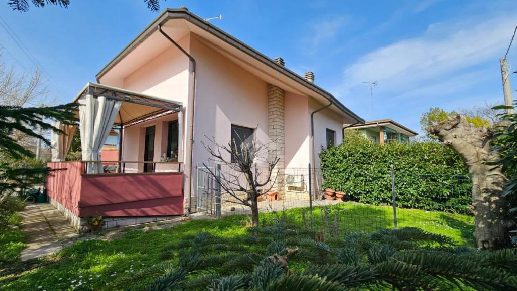 Villa in vendita a San Giovanni in Marignano via roma