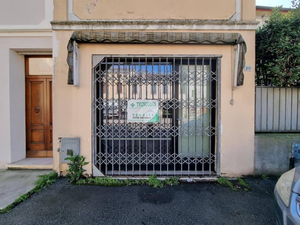 Garage in vendita a Borgo Virgilio via Parmense, 13