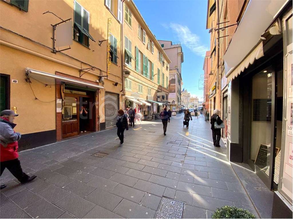Gelateria in vendita a Genova via San Vincenzo