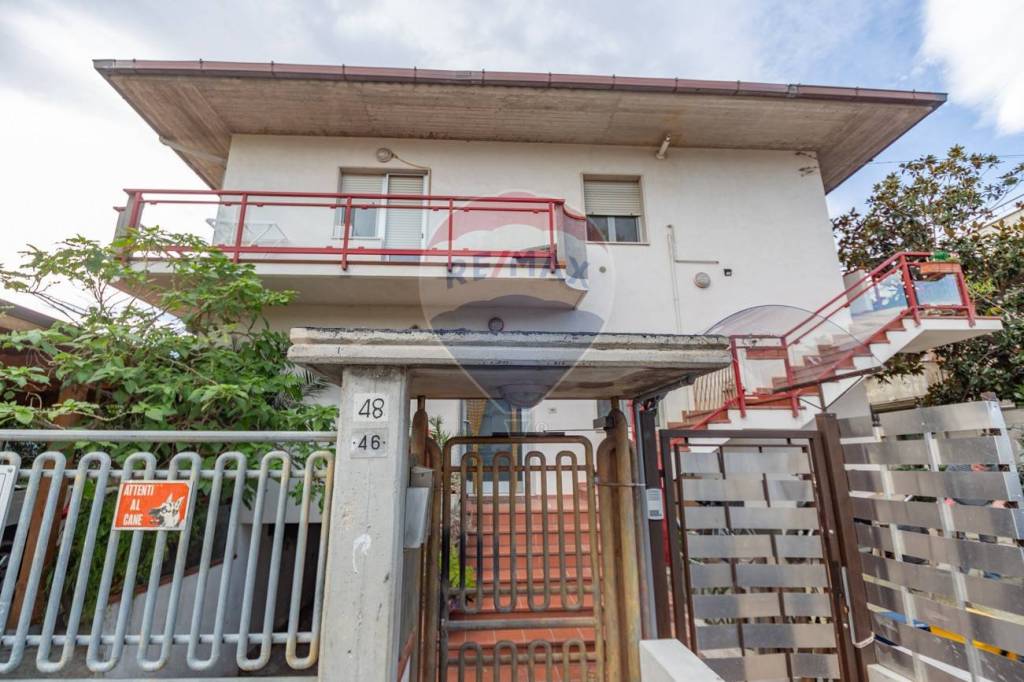 Villa Bifamiliare in vendita a Pescara via Orfento, 48