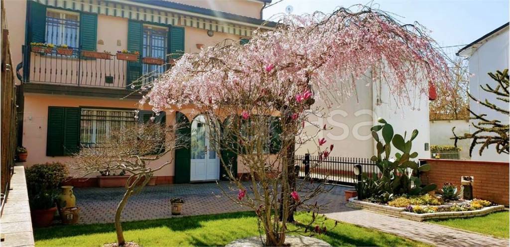 Casa Indipendente in vendita a Ferrara via Chiorboli, 244
