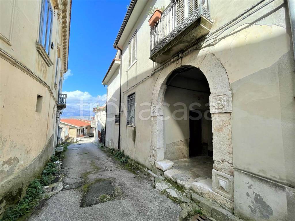 Casa Indipendente in vendita a Roccabascerana via Cotugno